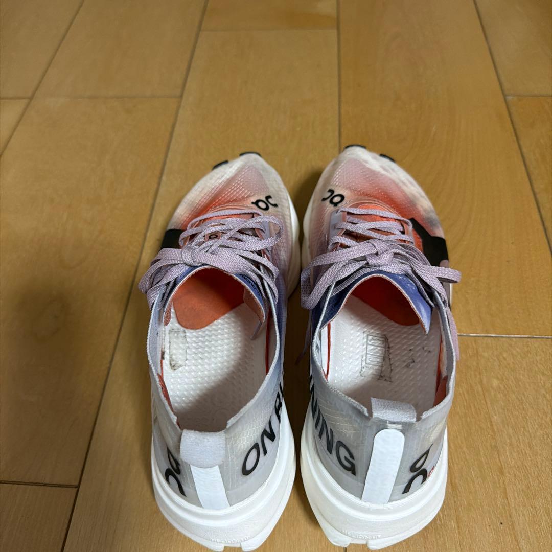 Onクラウドブルームストライク　23センチ 美品