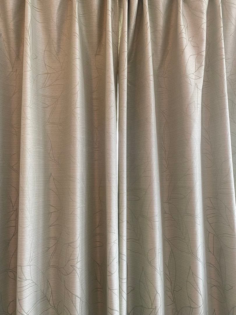 【ニトリ】遮光1級 遮熱 遮音 カーテン2枚入り リラ イエローグリーン①