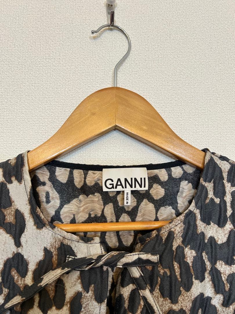 【GANNI】 ヒョウ柄 パフスリーブ トップス Mサイズ