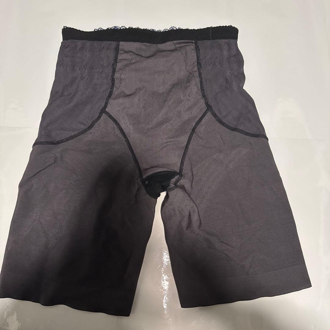 MARUKOカーヴィシャスカレスガードル・ショートガードルL-70