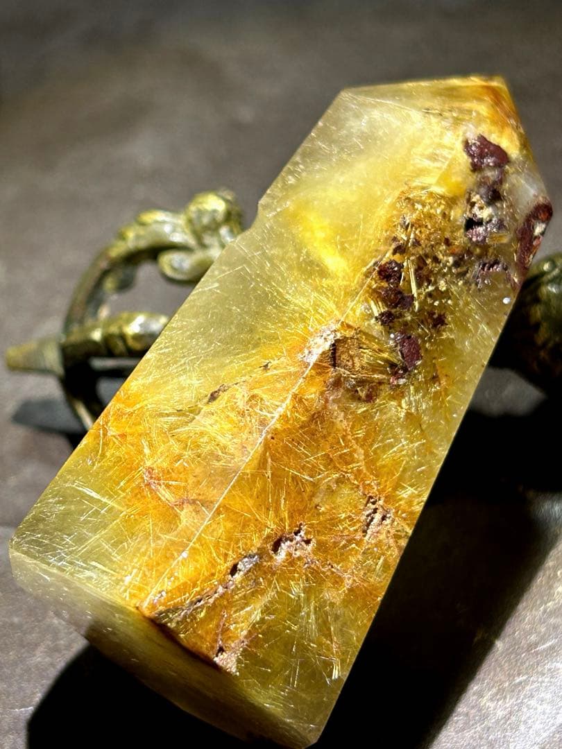 ☆最高級！フラワー　ゴールド　ガーデン　ルチル　原石　六角柱　帝王秘宝