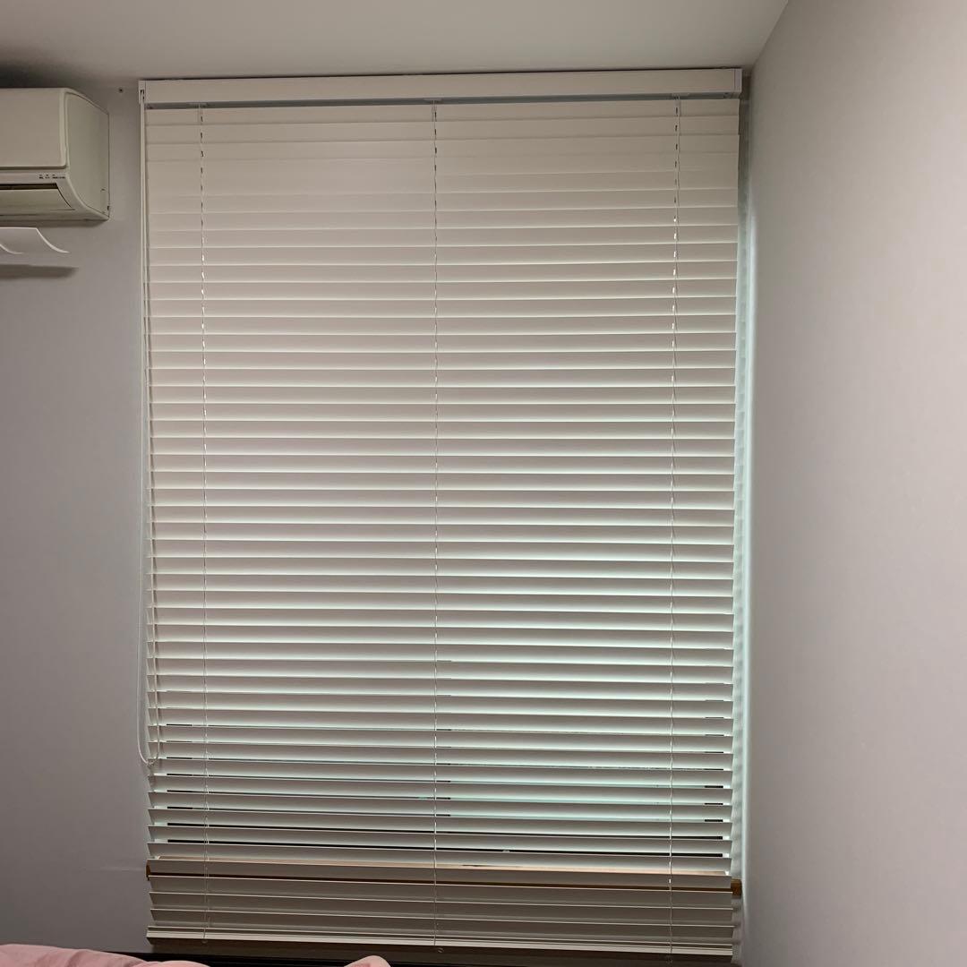木製ブラインド　白　取り付け金具付き　幅151 縦222
