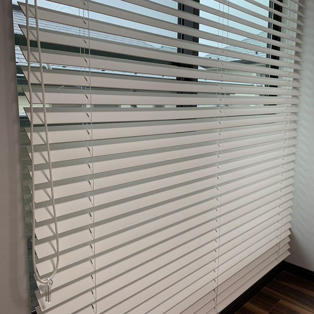 木製ブラインド　白　取り付け金具付き　幅151 縦222