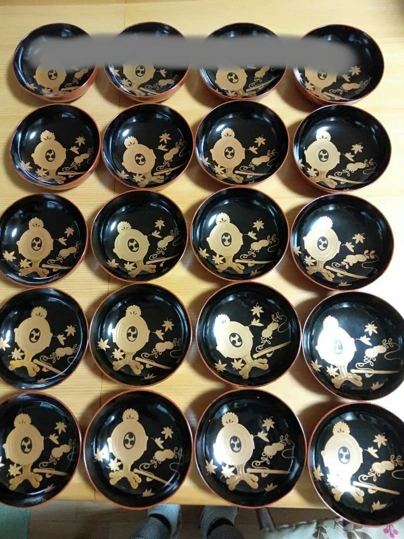 輪島塗　直径約12センチ高さ3.5センチ小皿　16枚　蒔絵　伝統工芸品
