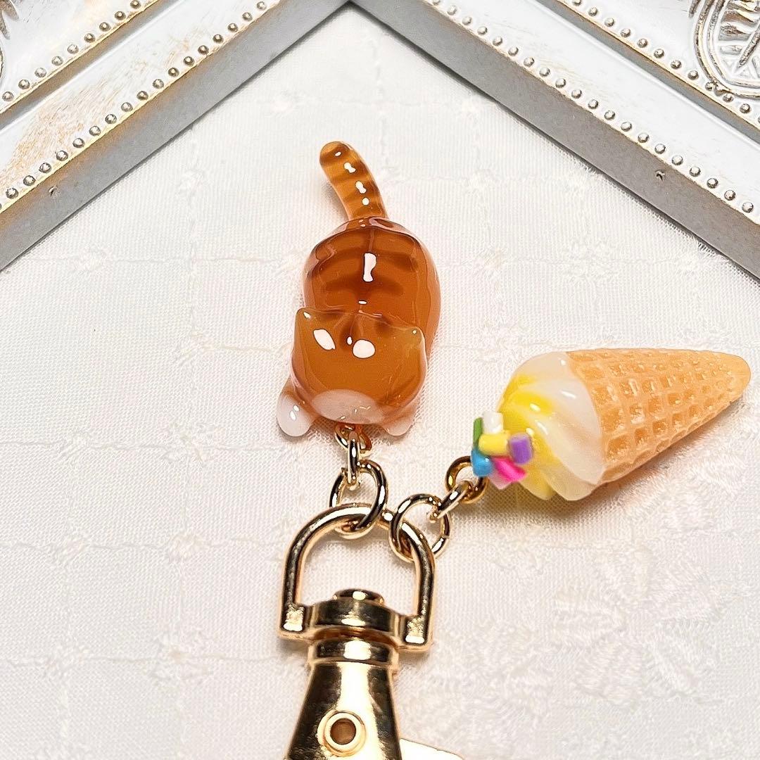 No.261  猫とソフトクリーム