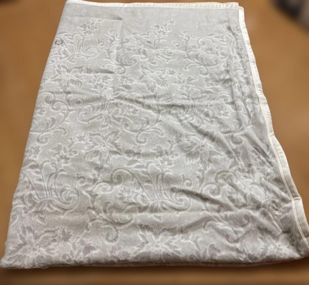 ミラ・ショーン　シルク混毛布 140cm x 200cm