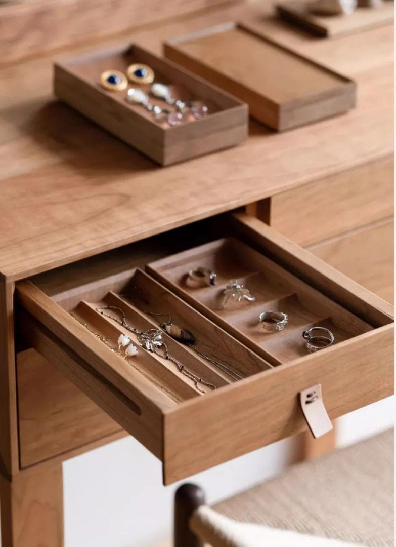 8点入れ クルミ材 アクセサリートレー ピアスケース 指輪ケース 銘木 仕分け