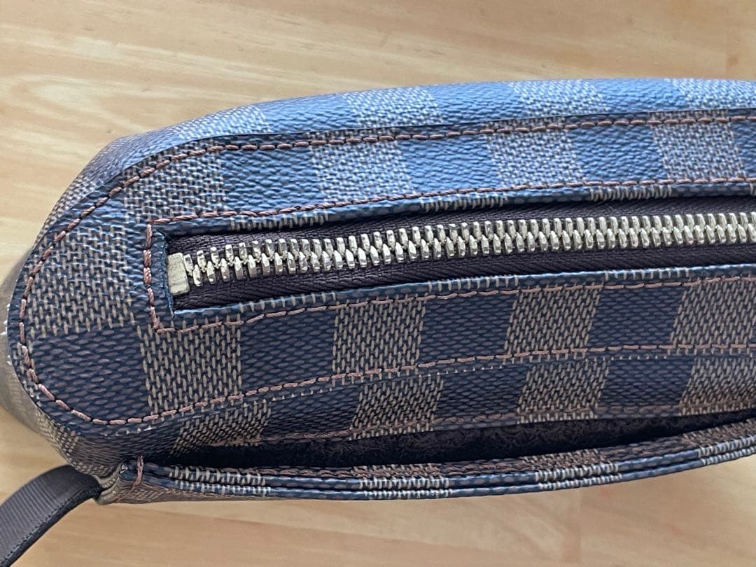 LOUIS VUITTON ダミエパターン ボディバッグ ブラウン