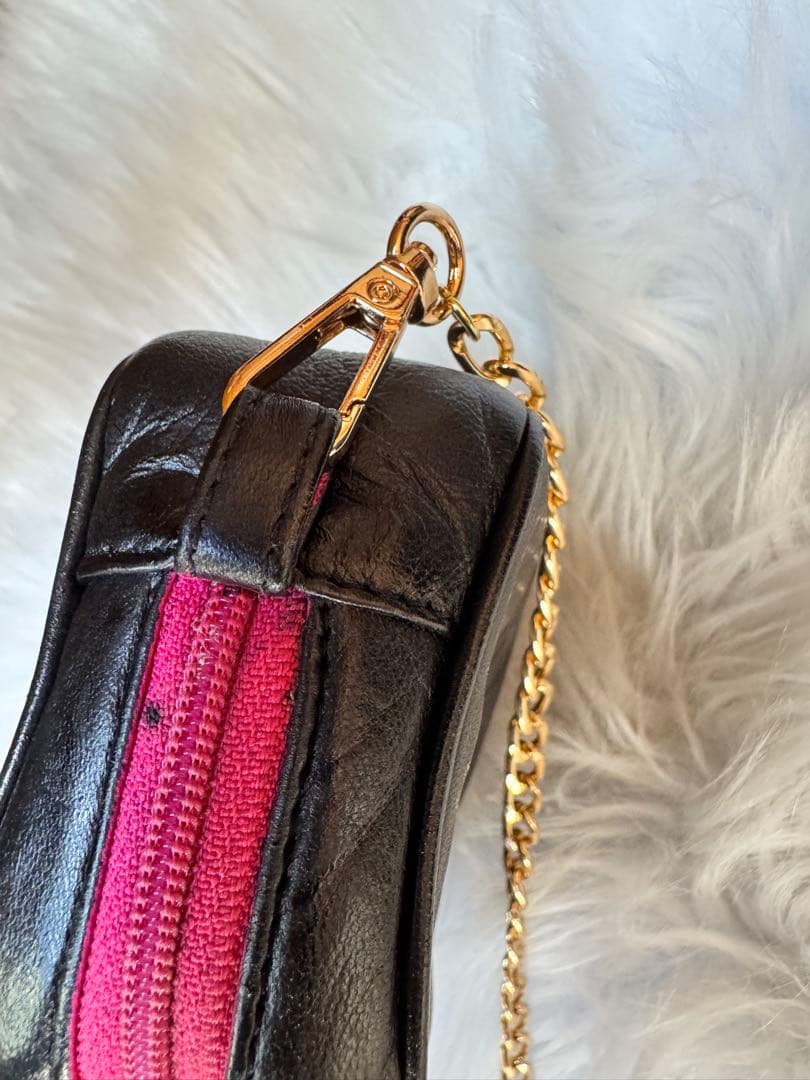 ロエベ loewe アナグラム　ロゴ　ポーチ　チェーン　ショルダー　レザー　黒