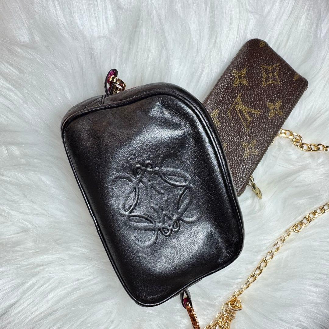 ロエベ loewe アナグラム　ロゴ　ポーチ　チェーン　ショルダー　レザー　黒