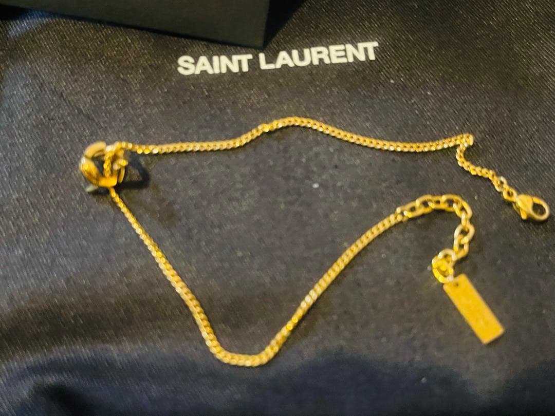 Yves Saint Laurent ゴールドブレスレット