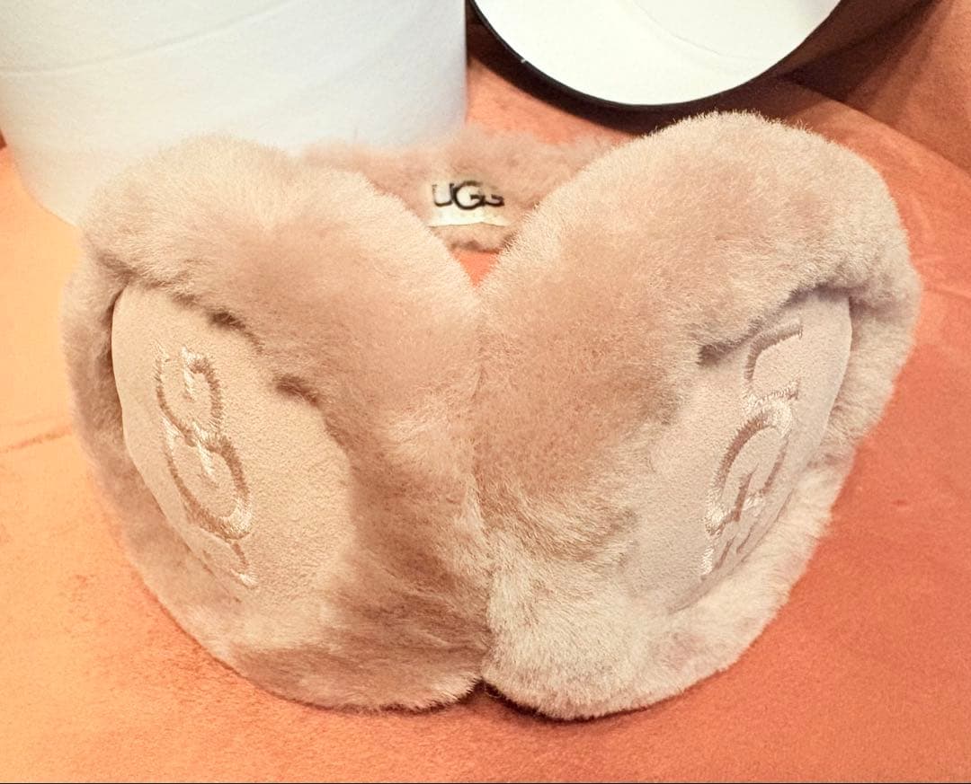 UGG ピンクベージュ耳あて 新品タグ付き