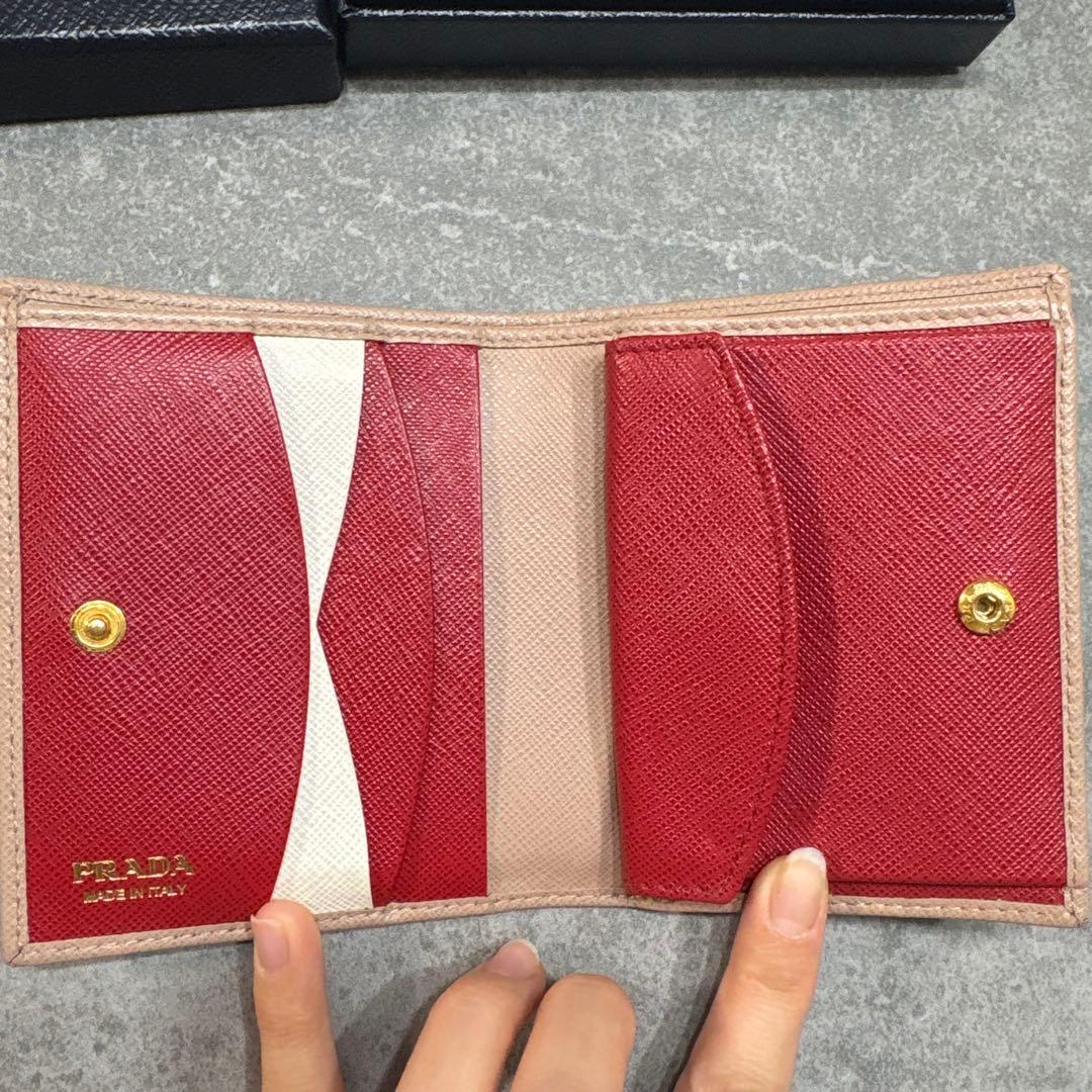 PRADA 二つ折り財布　ピンクベージュ