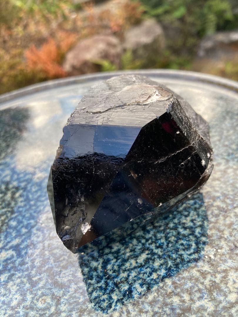 黒いオブシディアンの置物