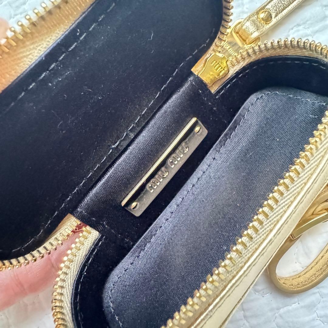 未使用品 MIUMIU リップケース チャーム マテラッセ ゴールド