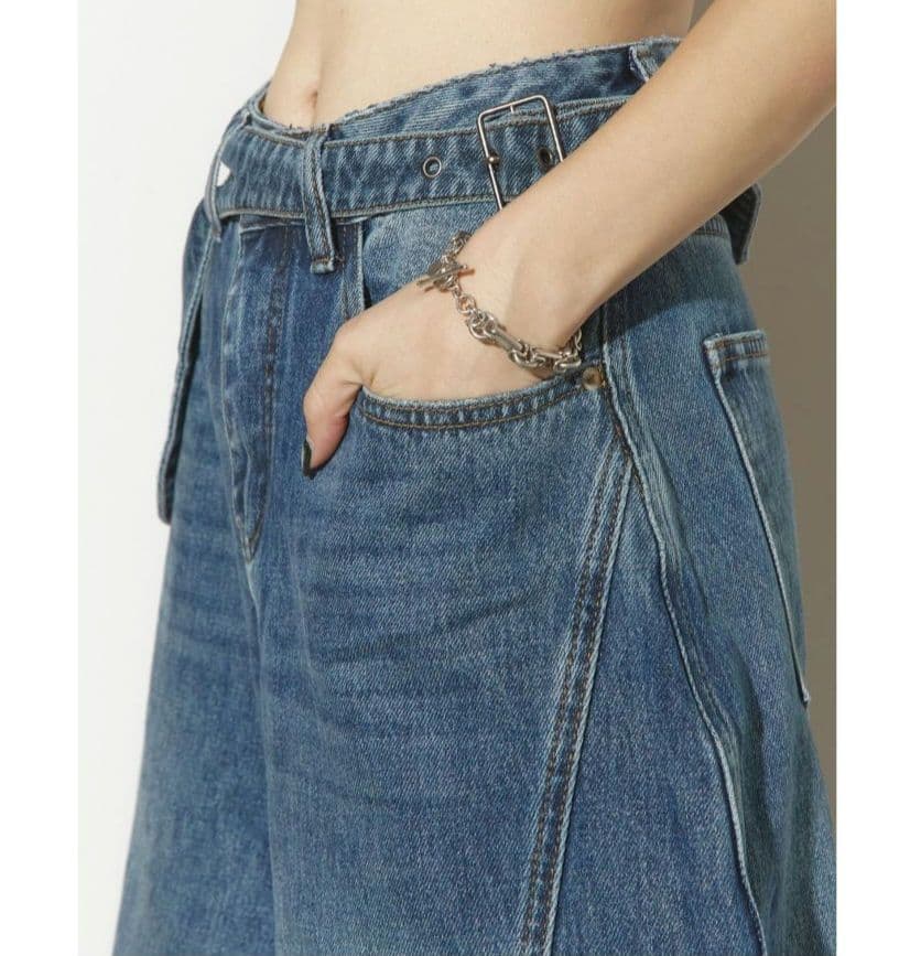 ANDREA&CO.　ポケットベルトデニムパンツ　新品タグ付き　ポケットベルト付