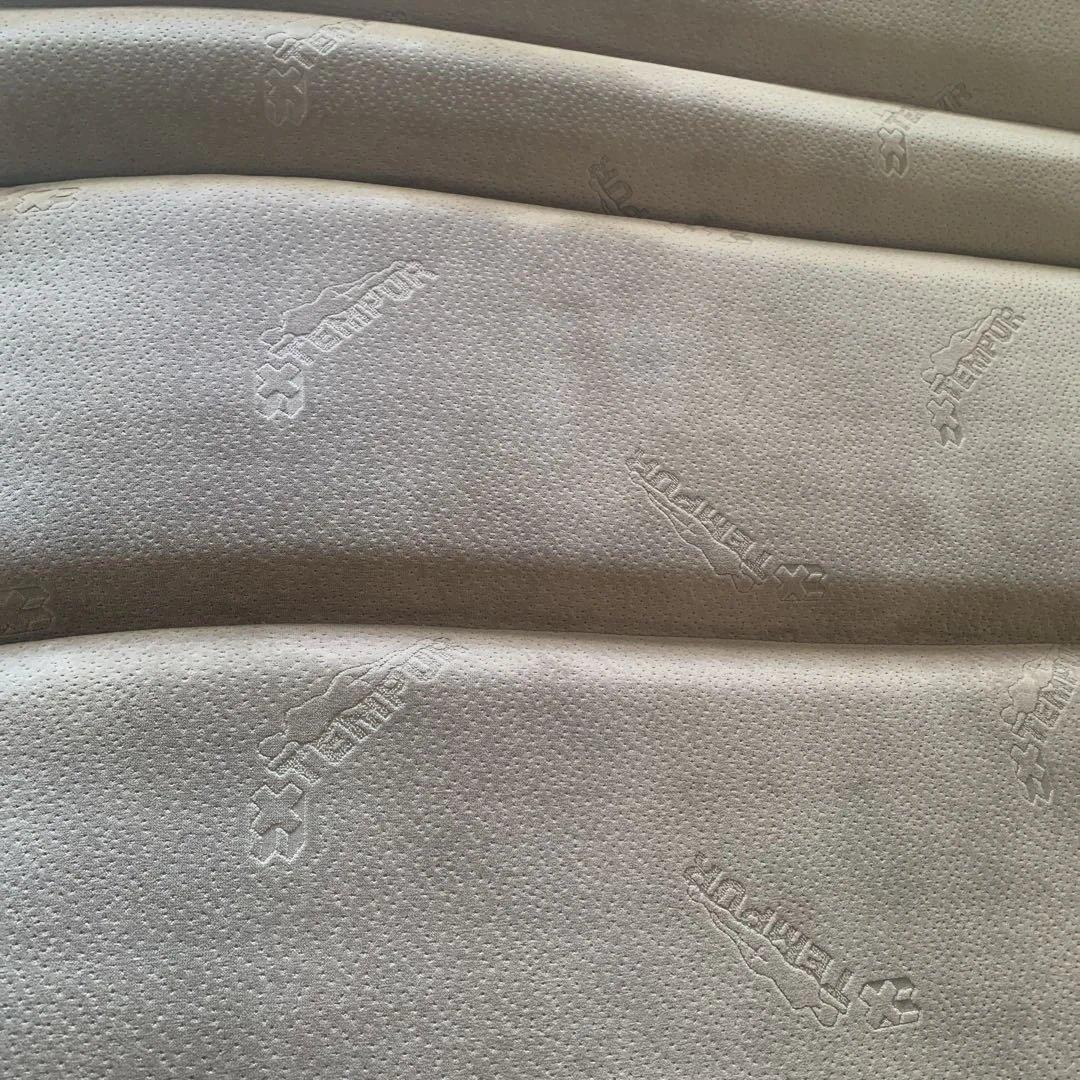 テンピュールマットレスとシーツ付き