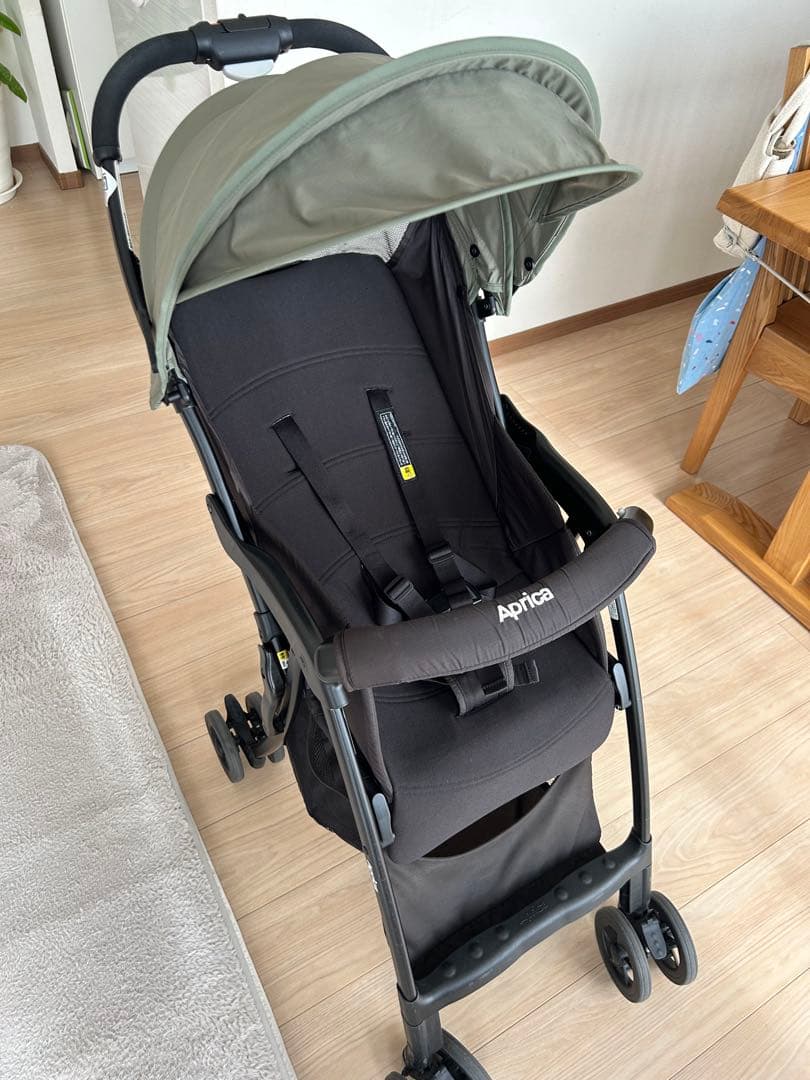 Aprica マジカルエアー　カーキ　B型ベビーカー