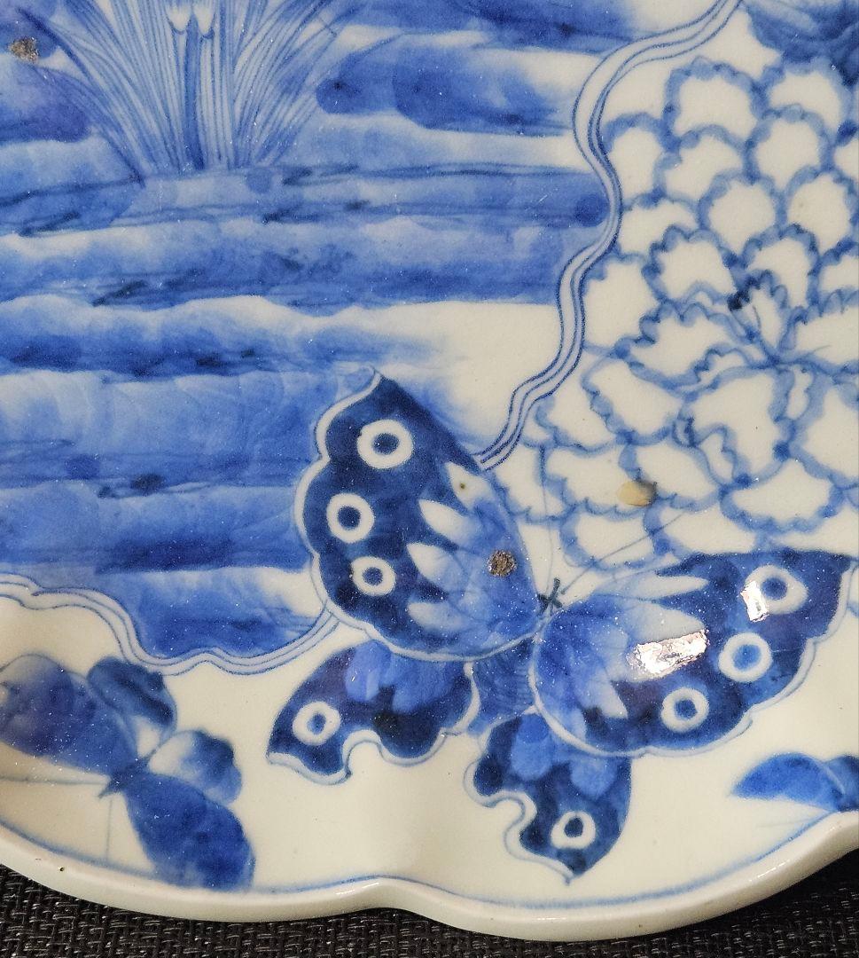 【上作品❗】江戸時代後期　古伊万里　染付　菖蒲に11蝶々図　輪花33.3cm大皿