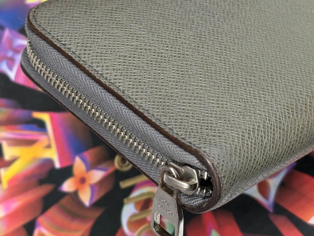 ルイヴィトン　タイガ　ジッピーオーガナイザー長財布　グレー系