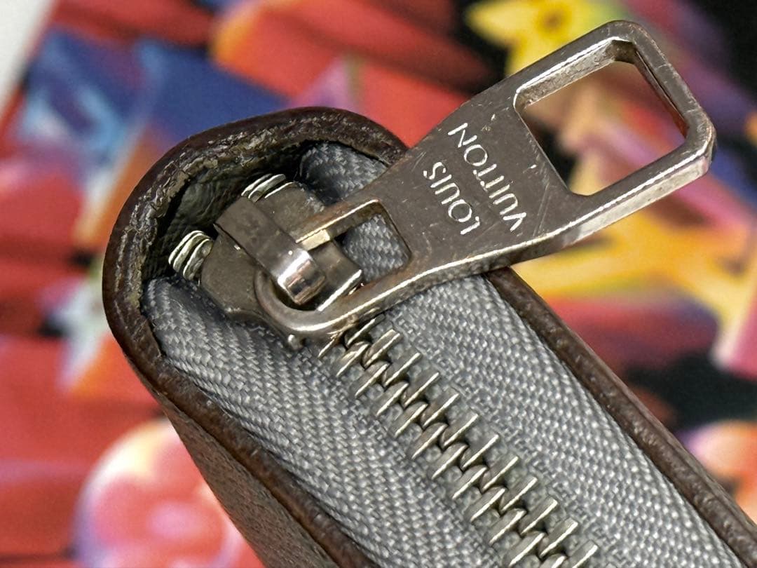 ルイヴィトン　タイガ　ジッピーオーガナイザー長財布　グレー系