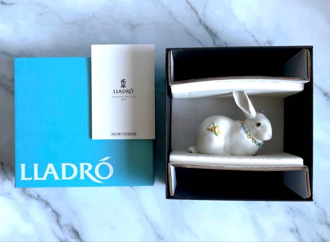 新品　リヤドロ　花飾りの白うさぎ