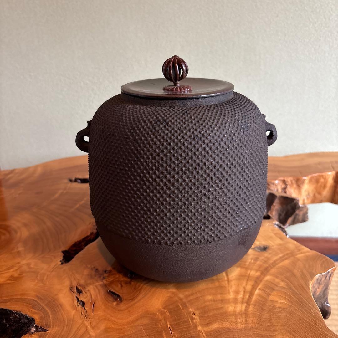 鉄製風炉釜 唐銅蓋 霰文 茶道具 茶釜 風炉用