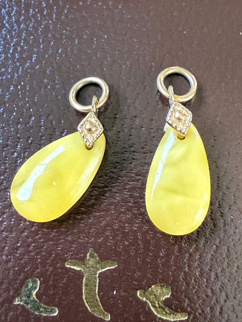 K10ピアスチャーム／アガット（agete）アンバー