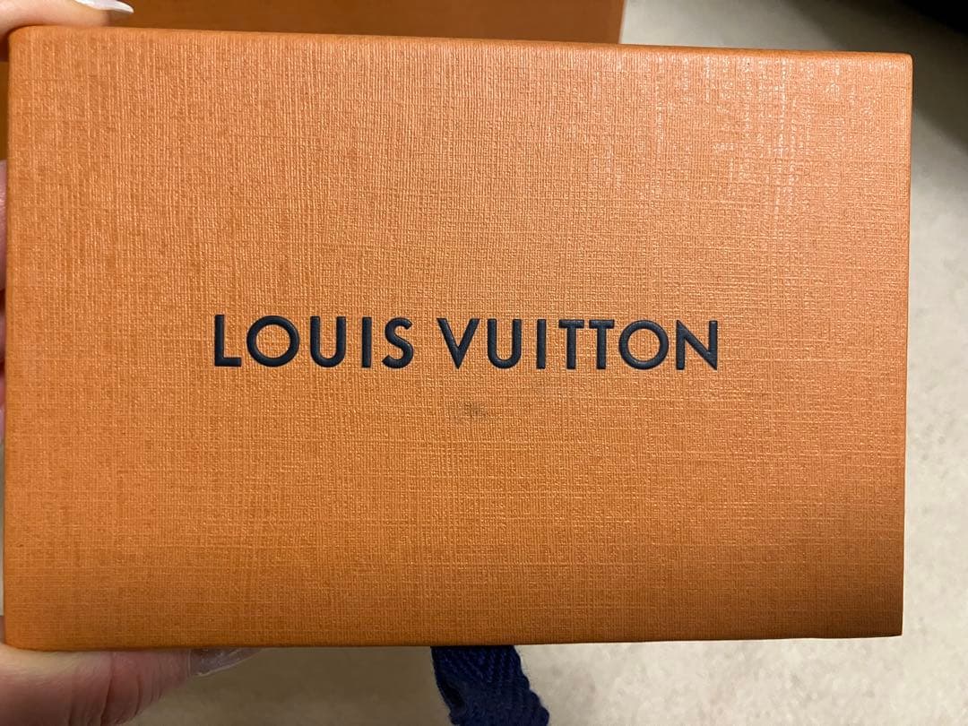 LOUIS VUITTON キーホルダー・LV ファセット
