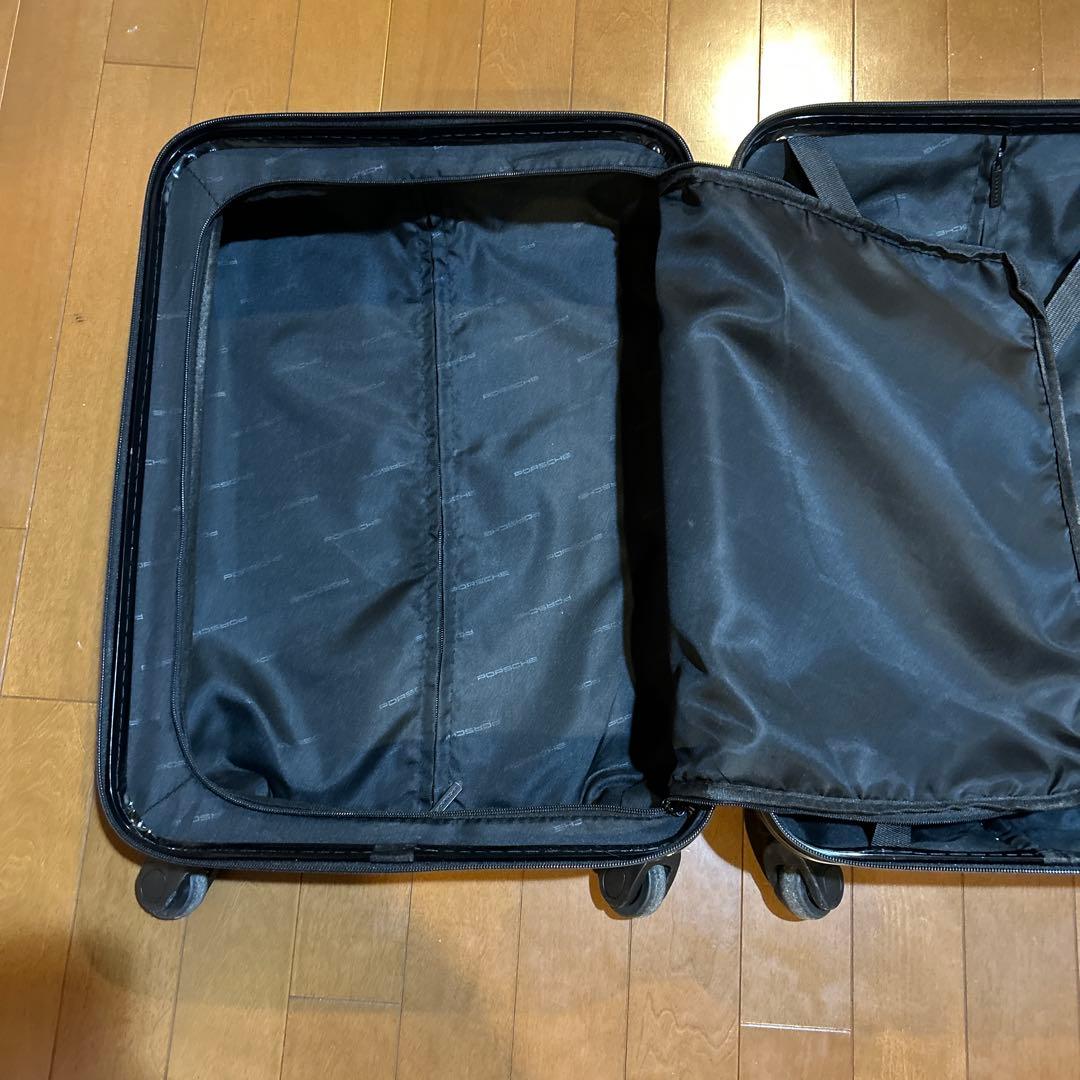 ポルシェデザイン　スーツケース　機内持ち込み可能　ガンシルバー