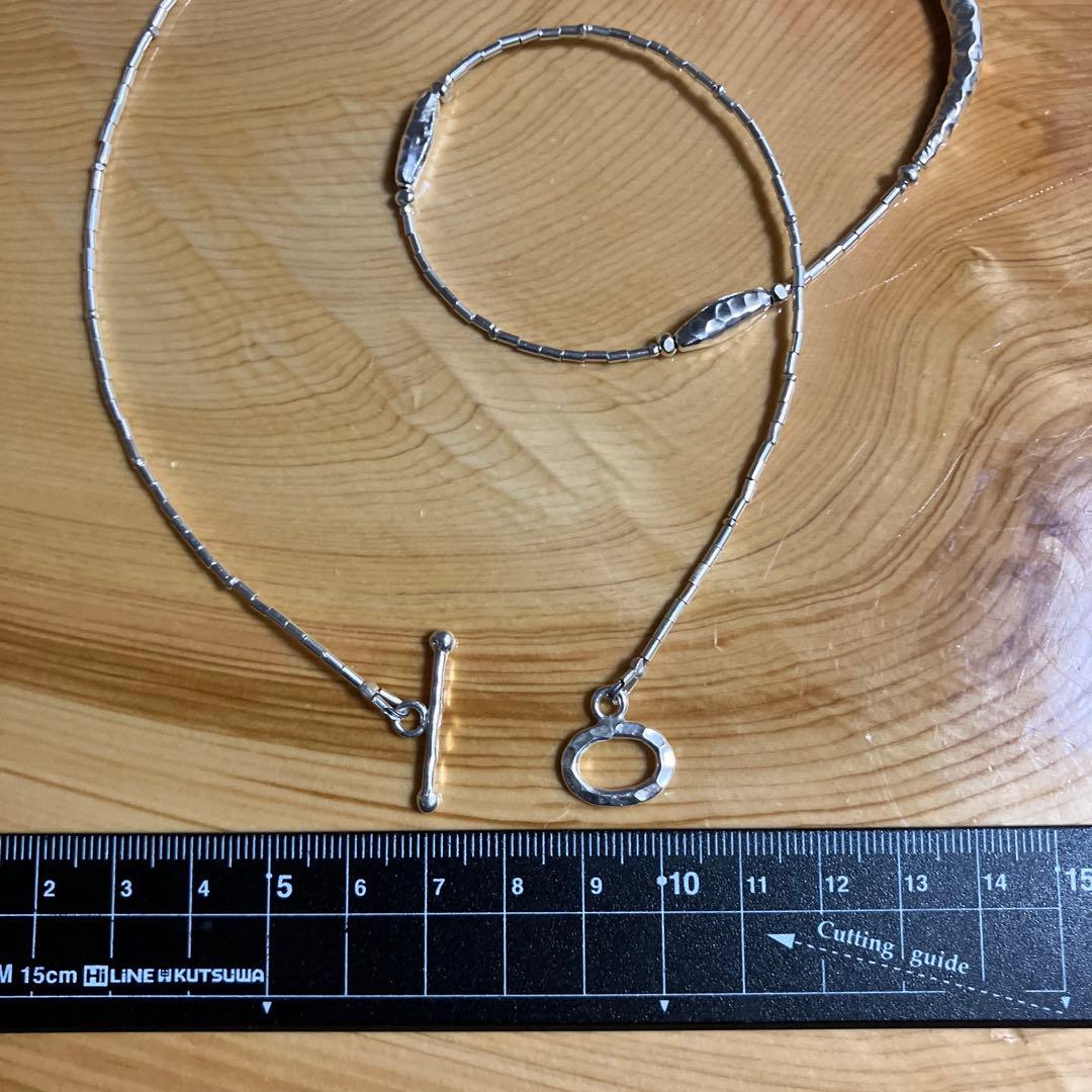 カレンシルバー　槌目仕上げのセミロングネックレス