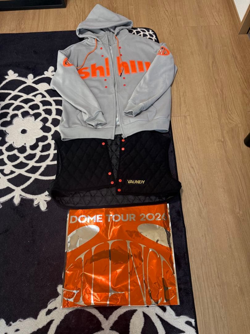 バウンディ　VAUNDY フード付き DOME TOUR 2026 値下げ可