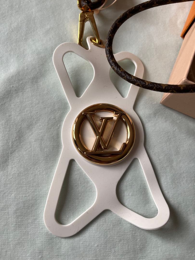 LOUIS VUITTON ストラップ ホワイト ゴールド