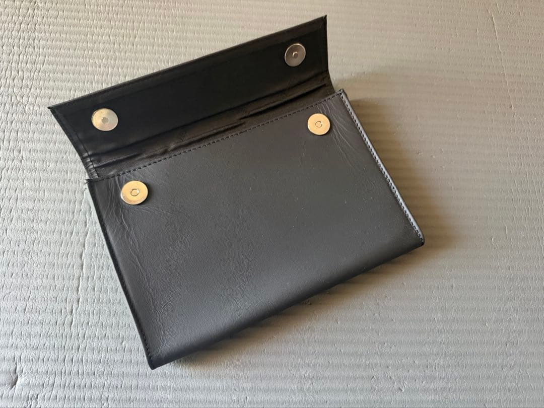 フェラーリ純正　黒 レザー マニュアルケース エンブレム付き