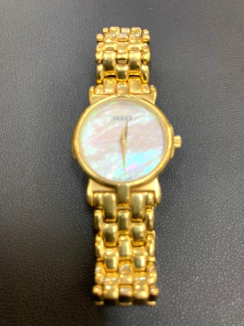 1/10まで出品‼️GUCCIグッチ腕時計(クォーツ) 文字盤シェル電池新品