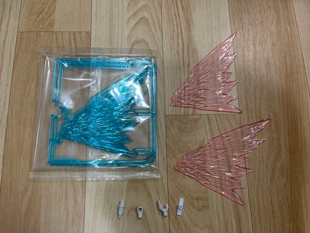 MG V2アサルトバスターガンダム　チタニウムフィニッシュ(組立済)+光の翼