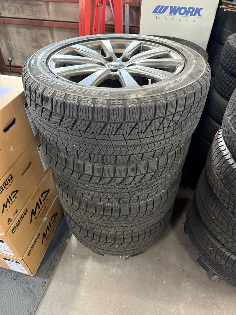 ト*ト様 【年末大特価】235/50R18 18インチ 8J PCD120 オフ