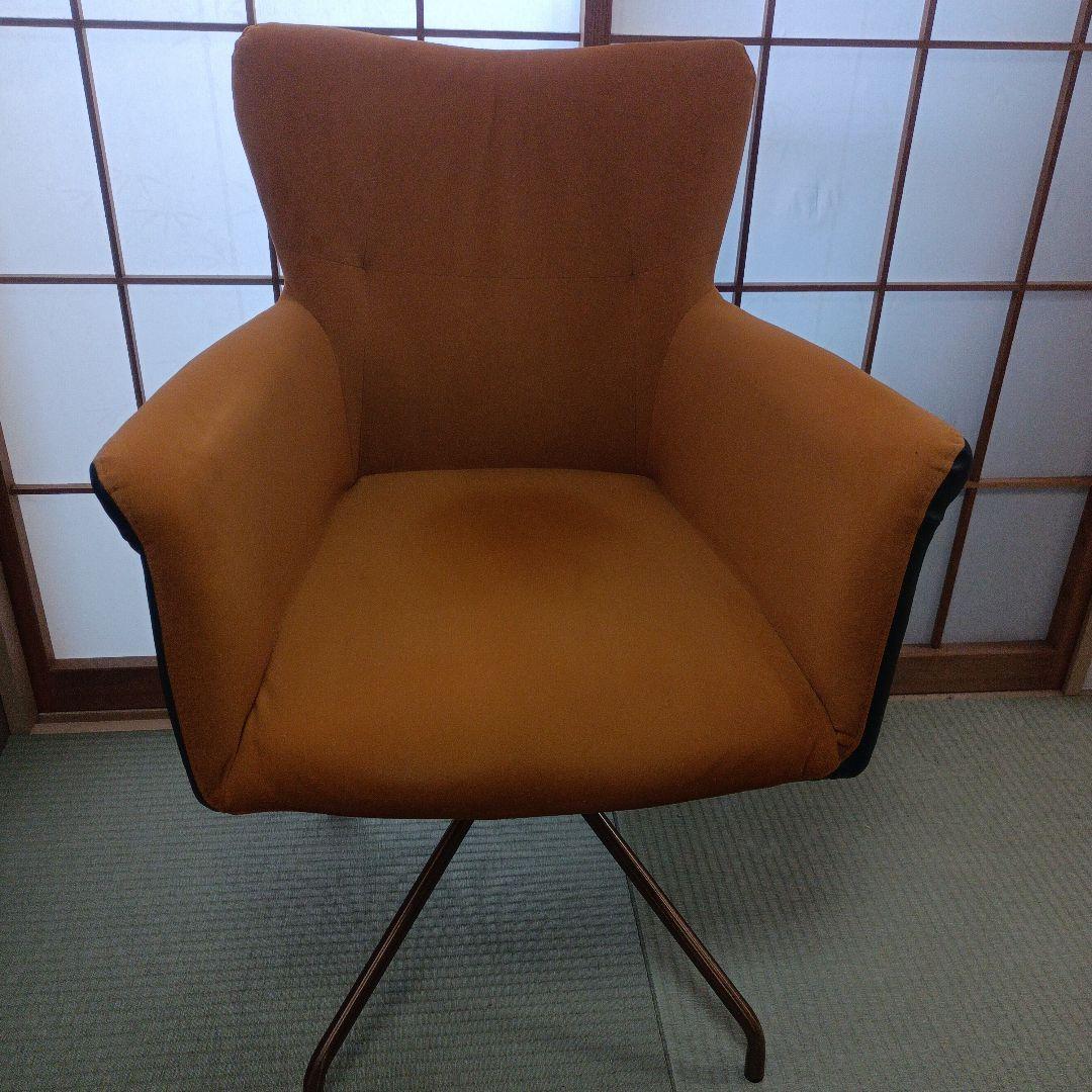 廃盤品ダイニングチェア - マーク - 180度回転式 - カリオファブリック