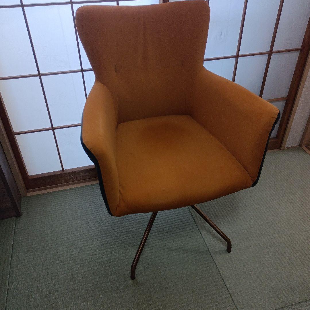 廃盤品ダイニングチェア - マーク - 180度回転式 - カリオファブリック