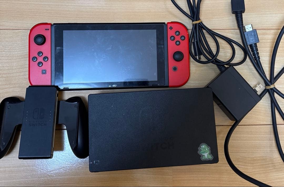 ク*売様 Nintendo Switch 本体 充電器