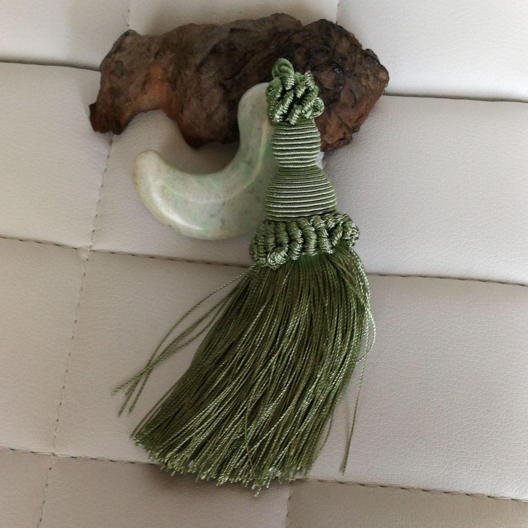 糸魚川産翡翠の超特大勾玉 伝出土品