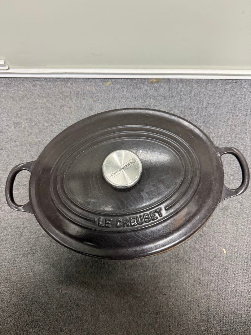 LE CREUSET 両手鍋 黒　25サイズ　おまけ付き