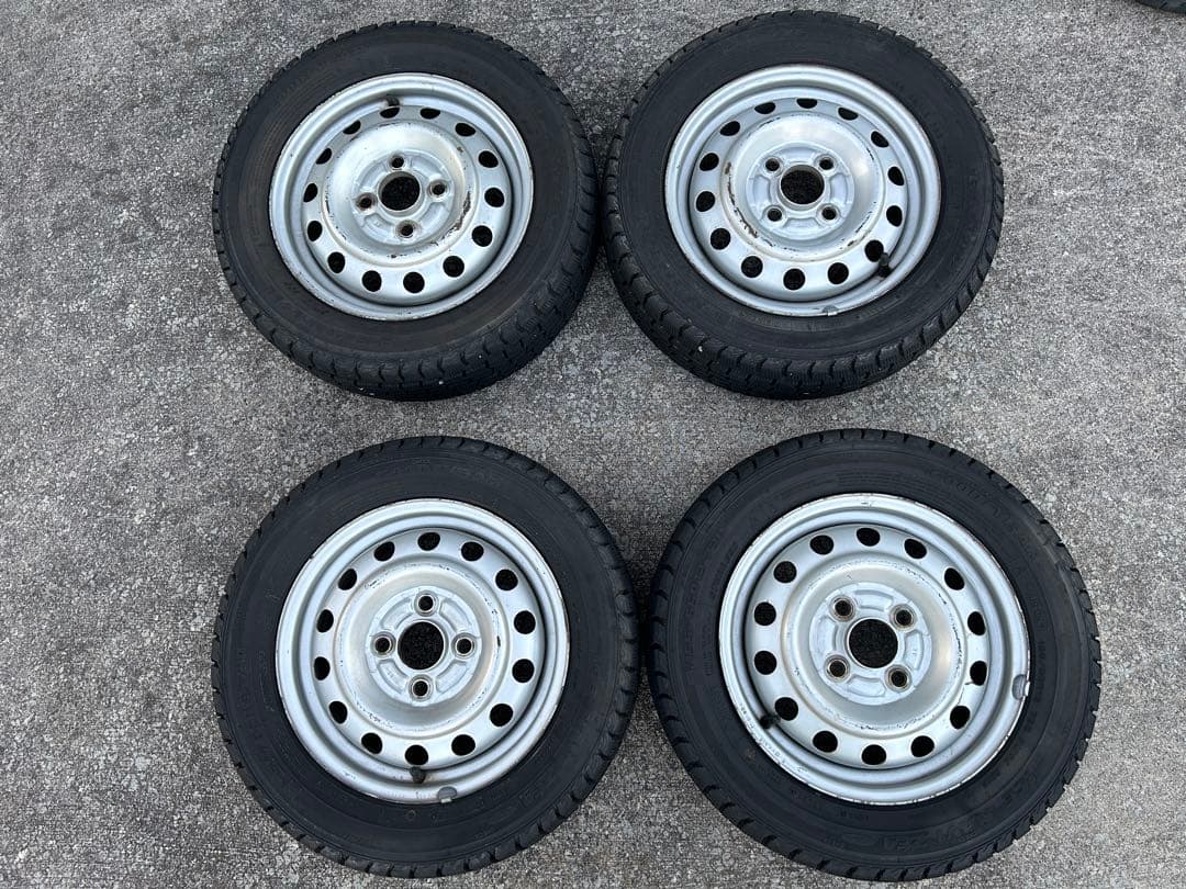 スタッドレスタイヤ 13インチ スチールホイール　バリ山