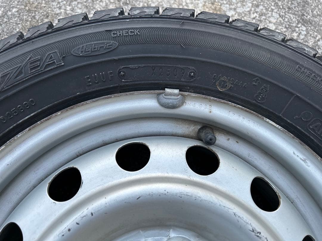 スタッドレスタイヤ 13インチ スチールホイール　バリ山