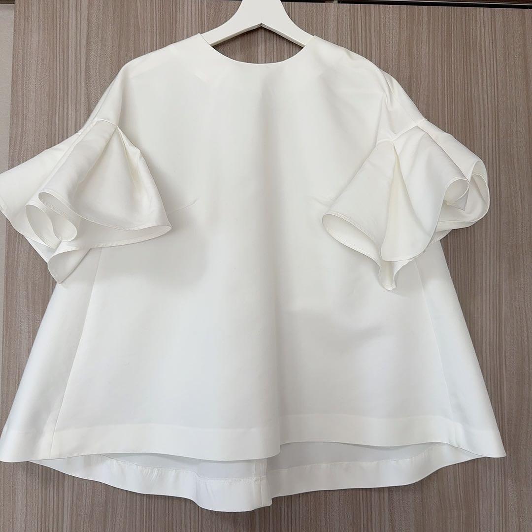 Heve へイブ　ホワイト フィンスリーブ トップス　完売品