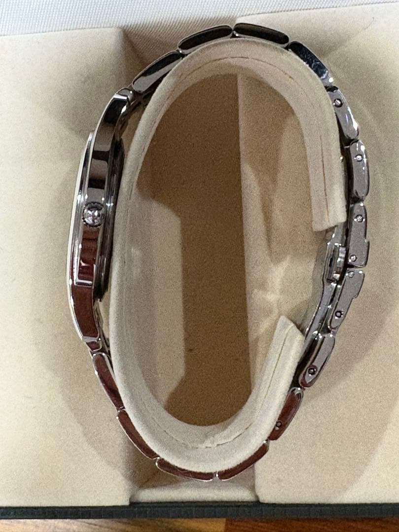 【美品】GUCCI グッチ腕時計 5500M 金属ベルト 黒文字盤 メンズ腕時計