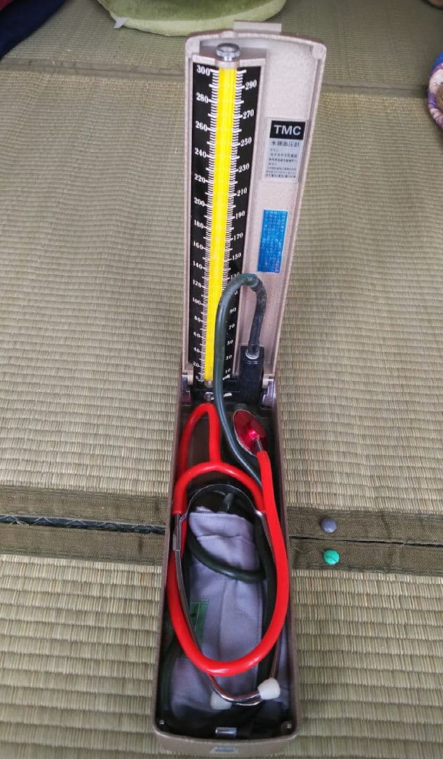 昔の水銀血圧計