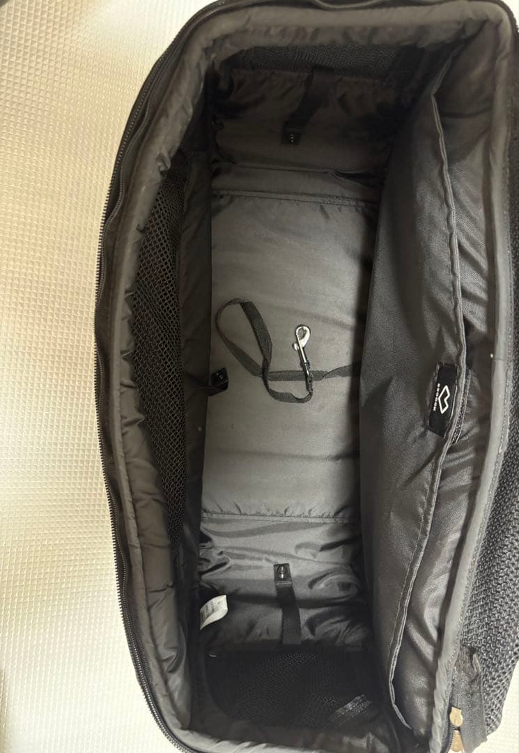 【未使用】SSOOOK スリングバッグ Mサイズ (左)黒