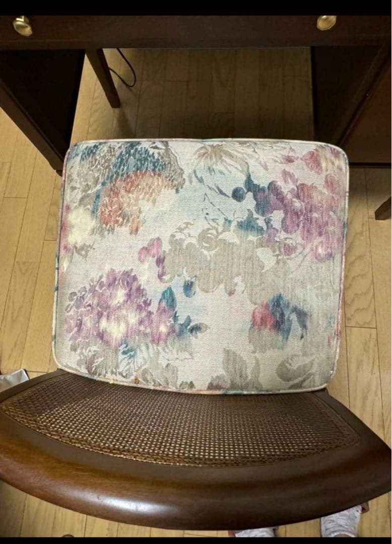 あつこ　maruni マルニ 木工地中海ロイヤル ドレッサーの椅子のみ