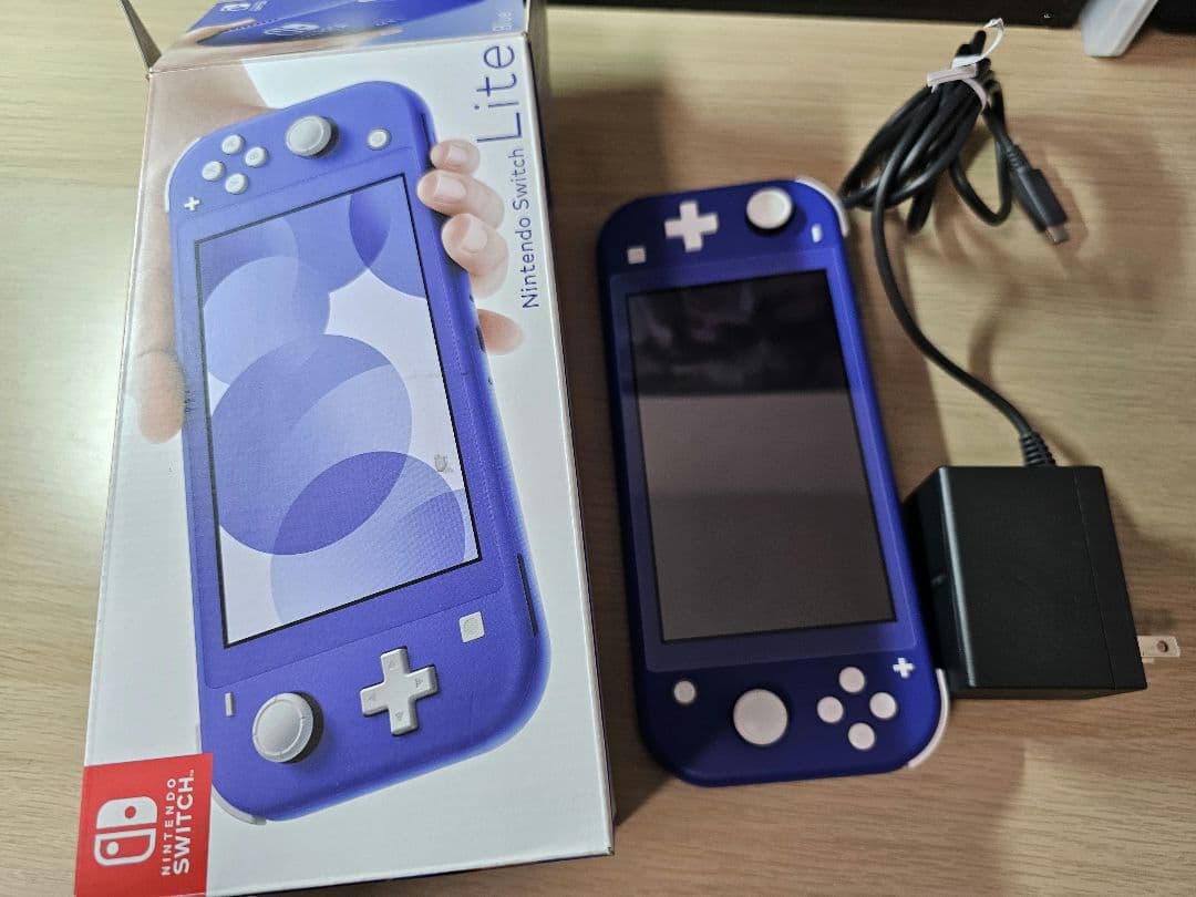 Nintendo Switch Lite 青 本体 ACアダプター付き